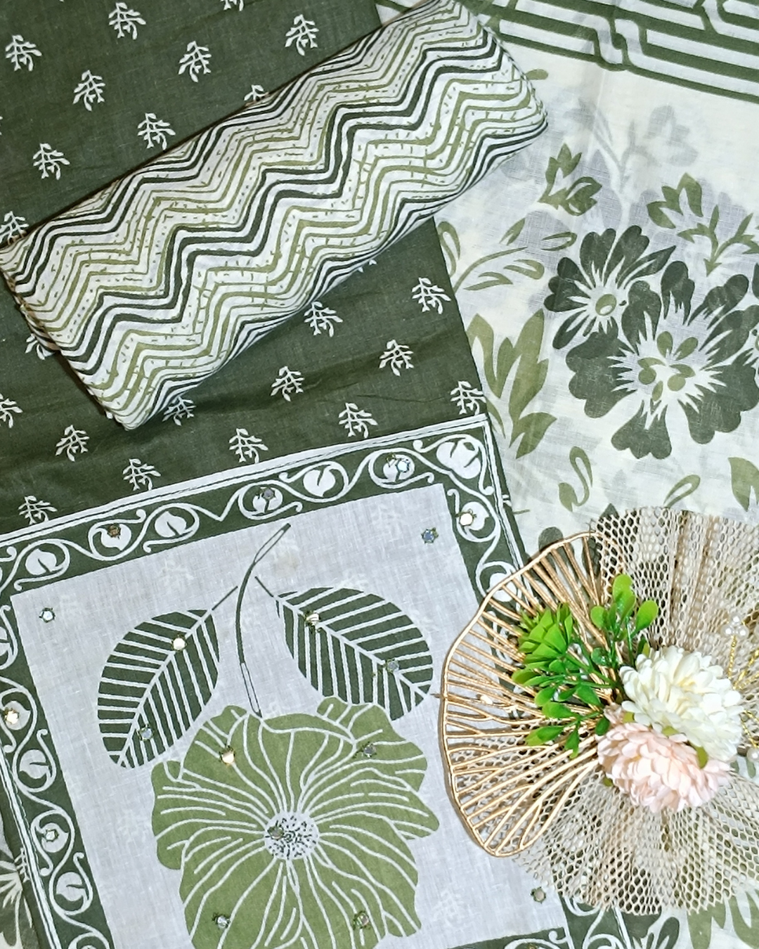Green And White Mal Cotton printed fabric Unstitched Salwar Suit