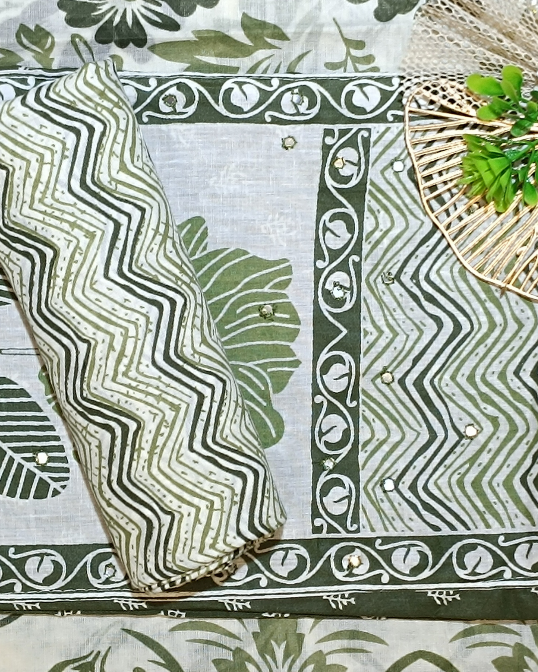 Green And White Mal Cotton printed fabric Unstitched Salwar Suit