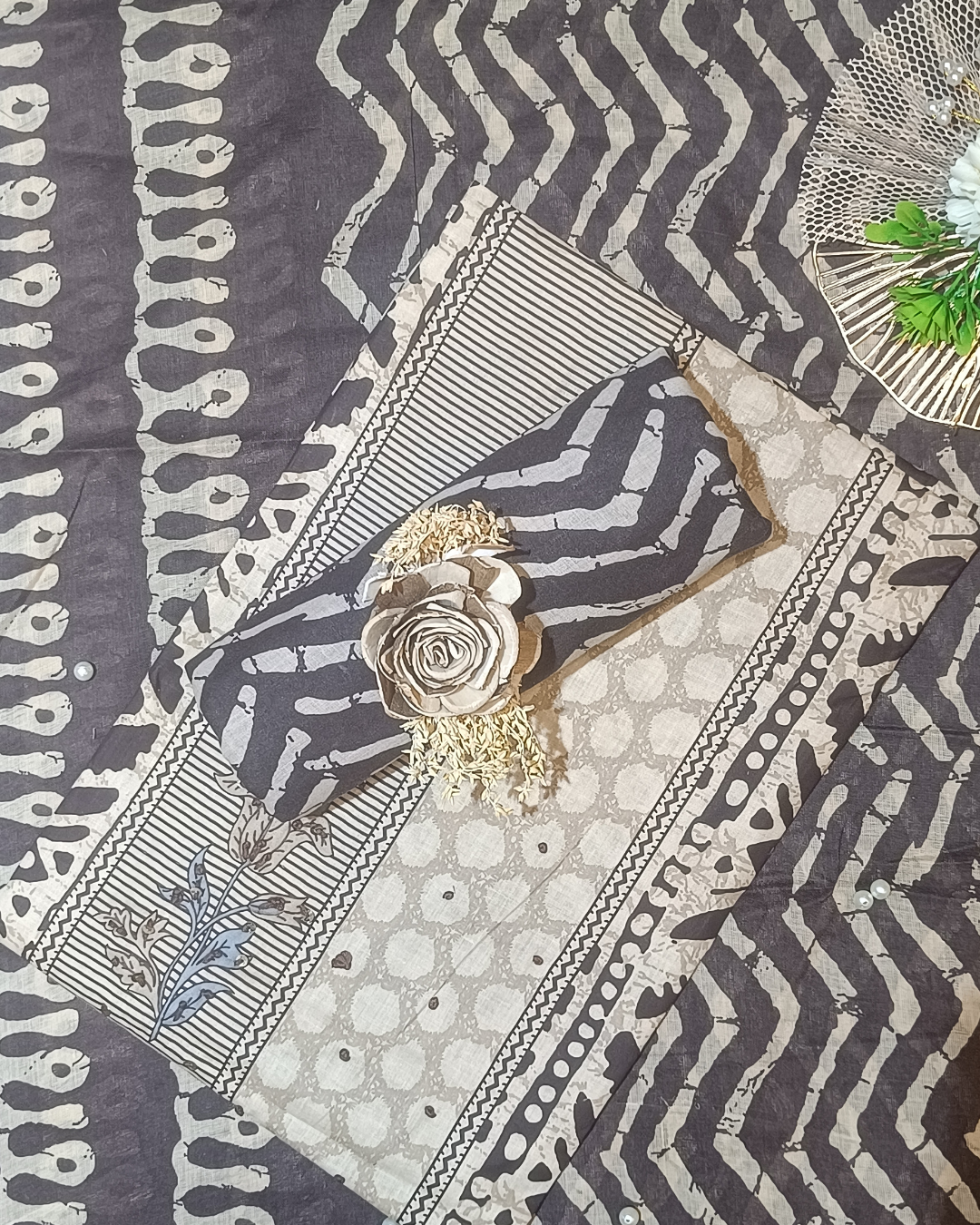 Black And Grey Mal Cotton printed fabric Unstitched Salwar Suit