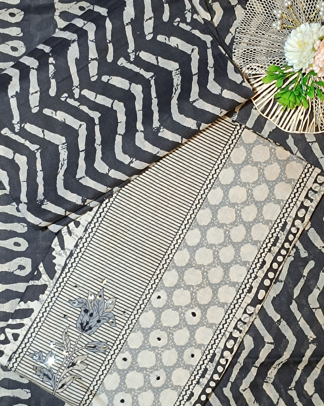 Black and Off-White Mal Cotton printed fabric Unstitched Salwar Suit