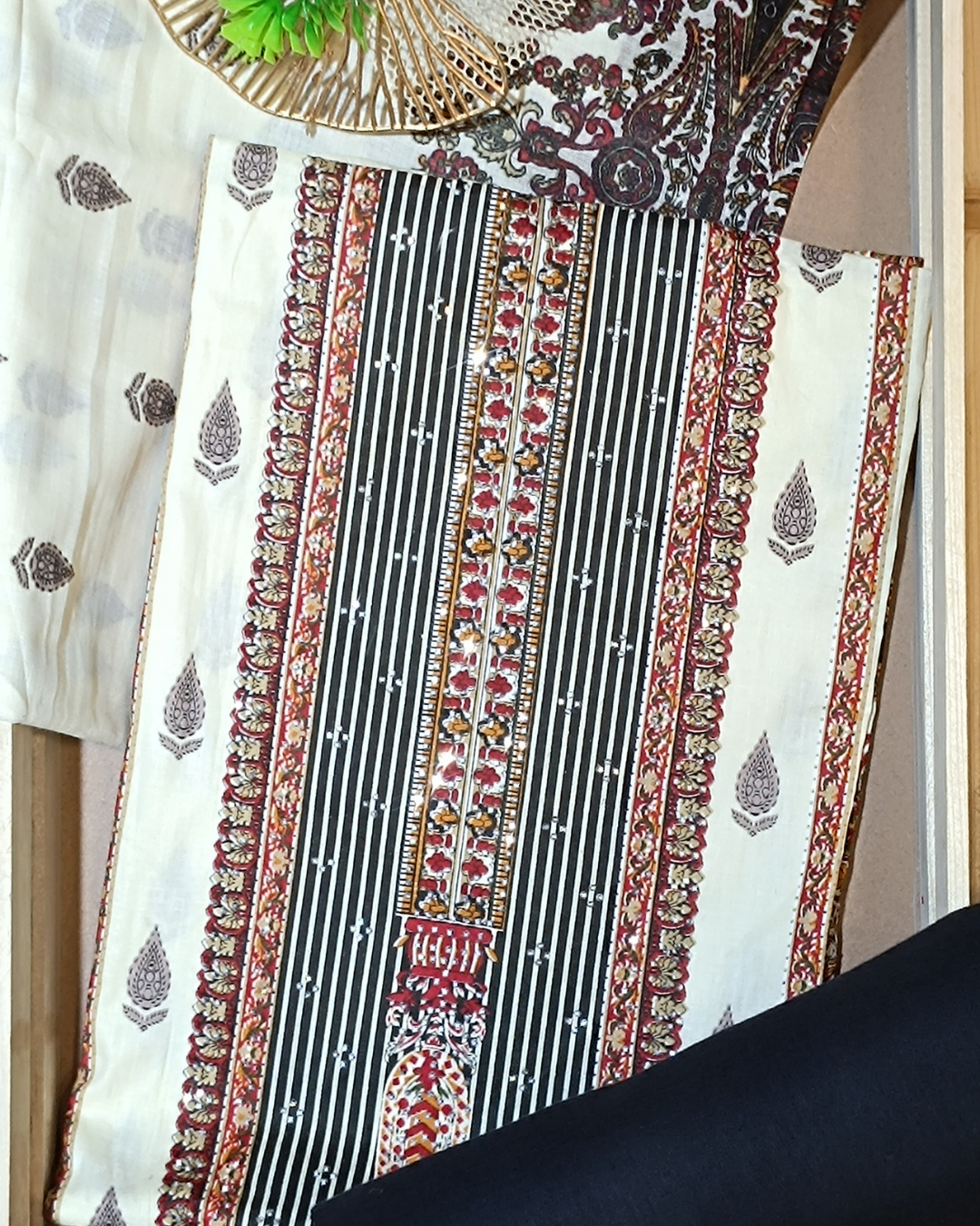 Black And White Mal Cotton printed fabric Unstitched Salwar Suit
