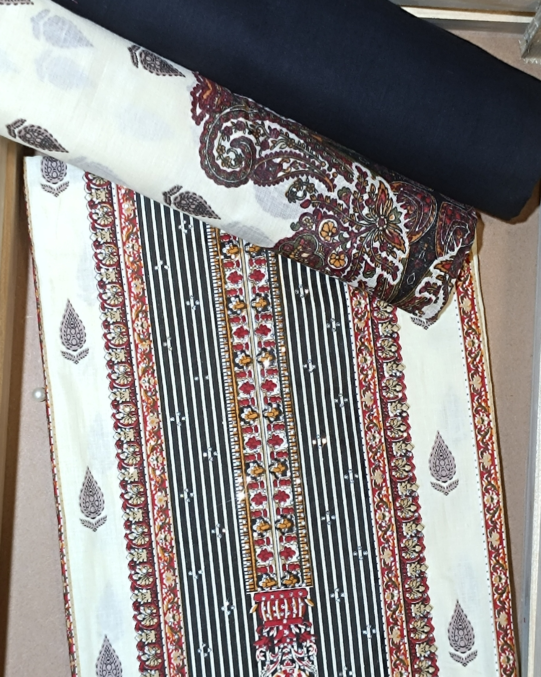 Black And White Mal Cotton printed fabric Unstitched Salwar Suit