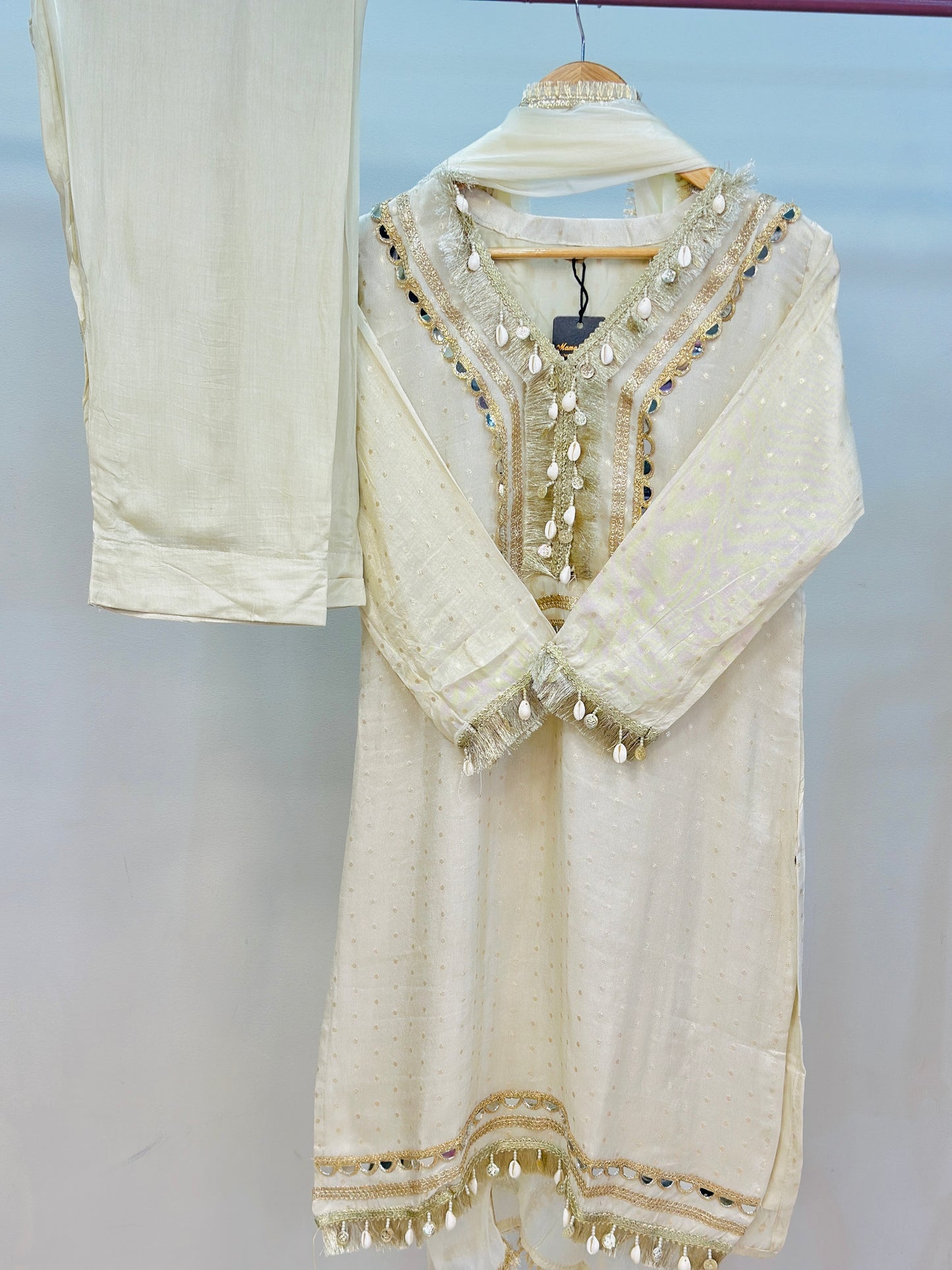 Shell & Mirror Elegant 3pc suit