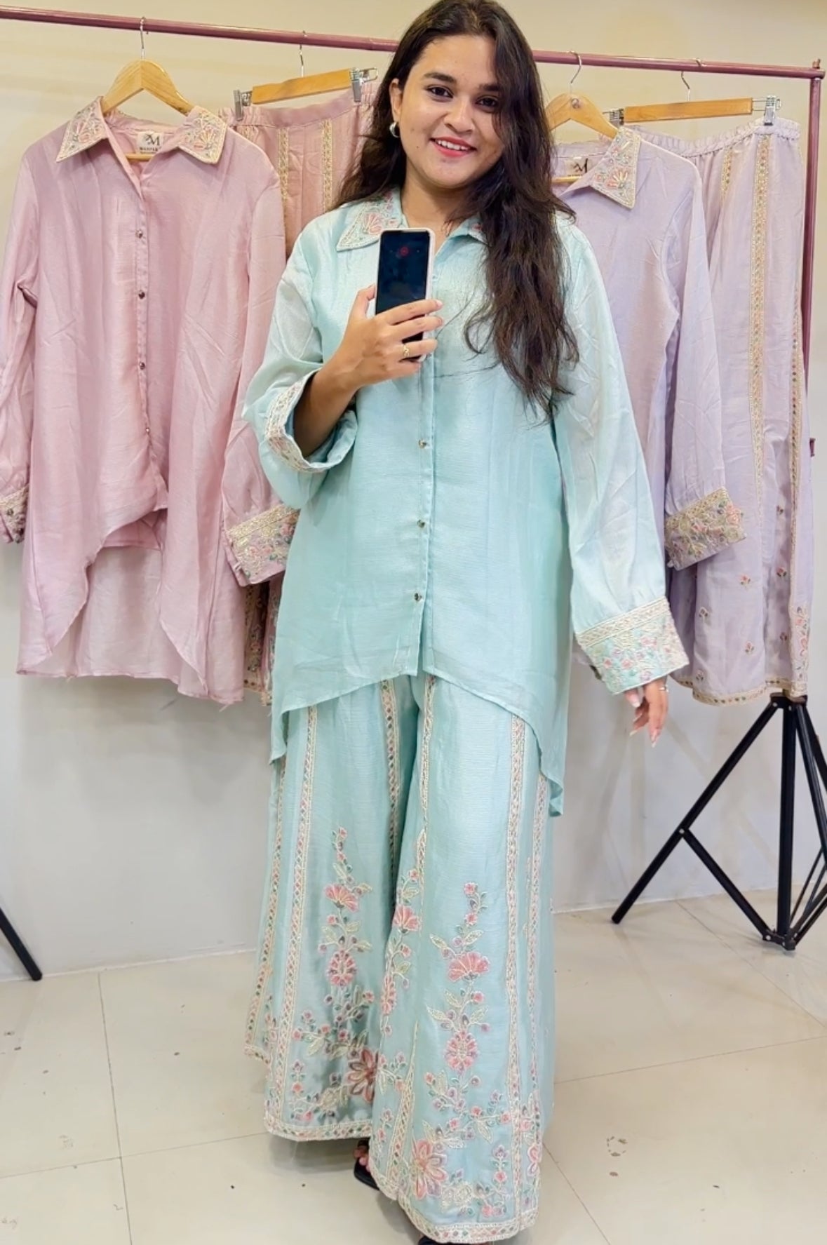 C-cut embroidered Cordset