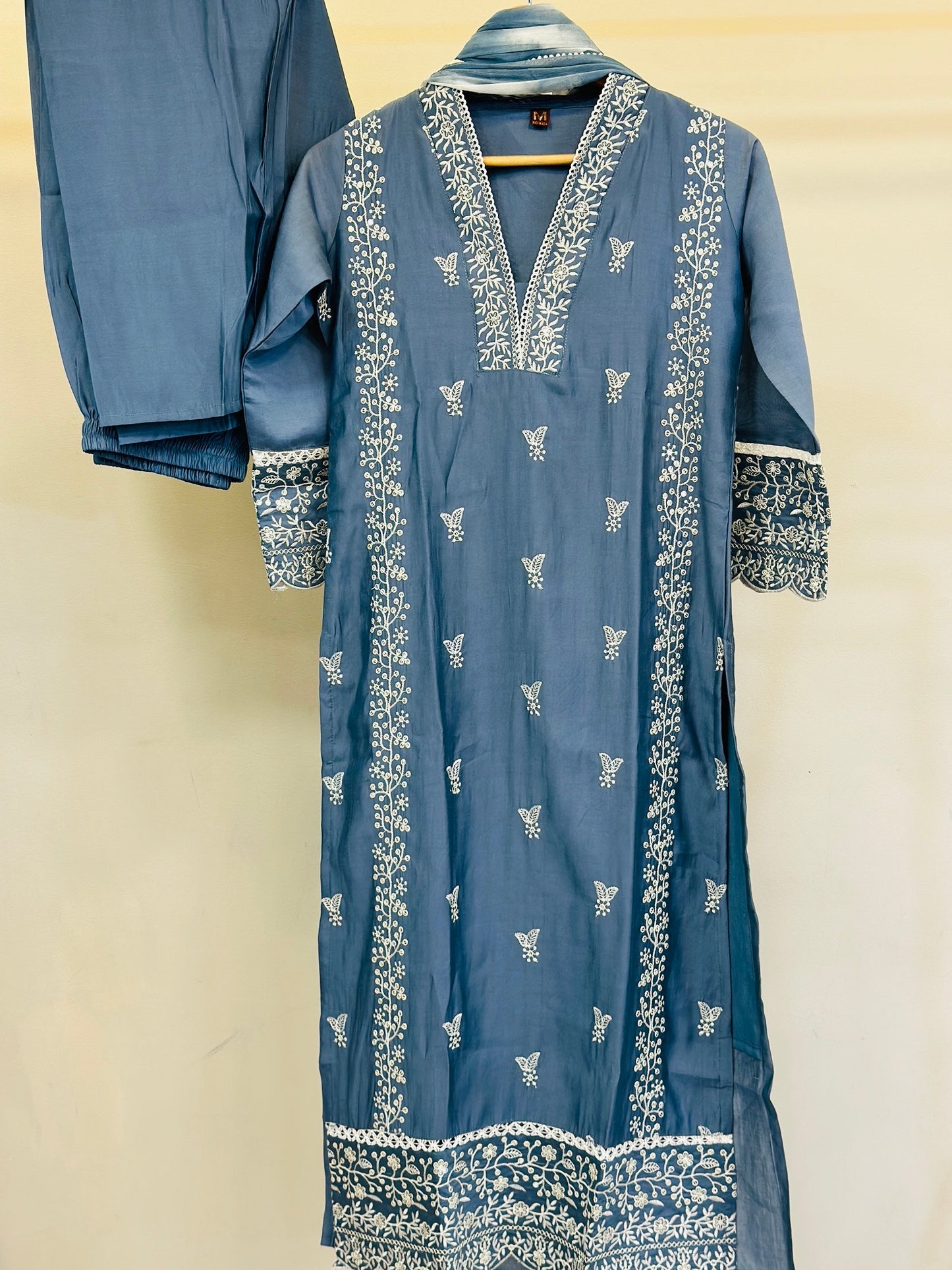 Embroidered 3 pc suit π₯
