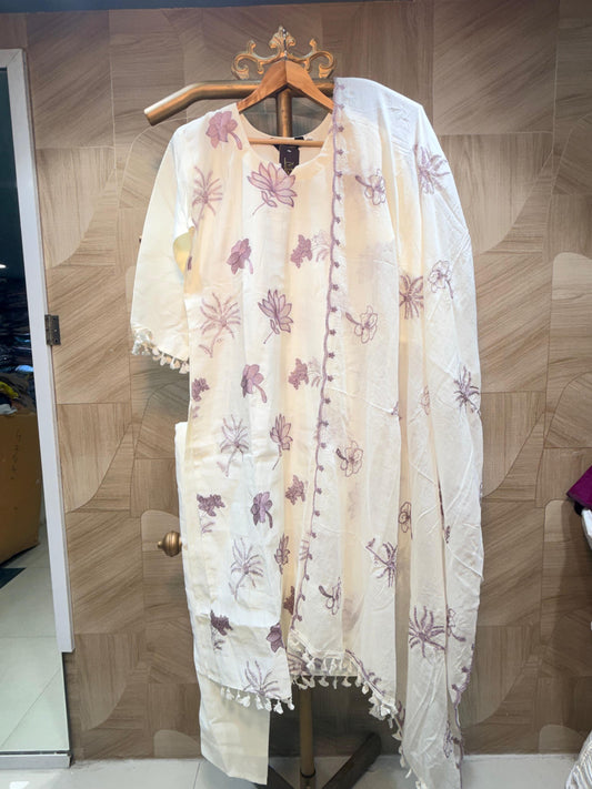 Elegant Cream Embroidered Suit Set with Tassel Lace Borders