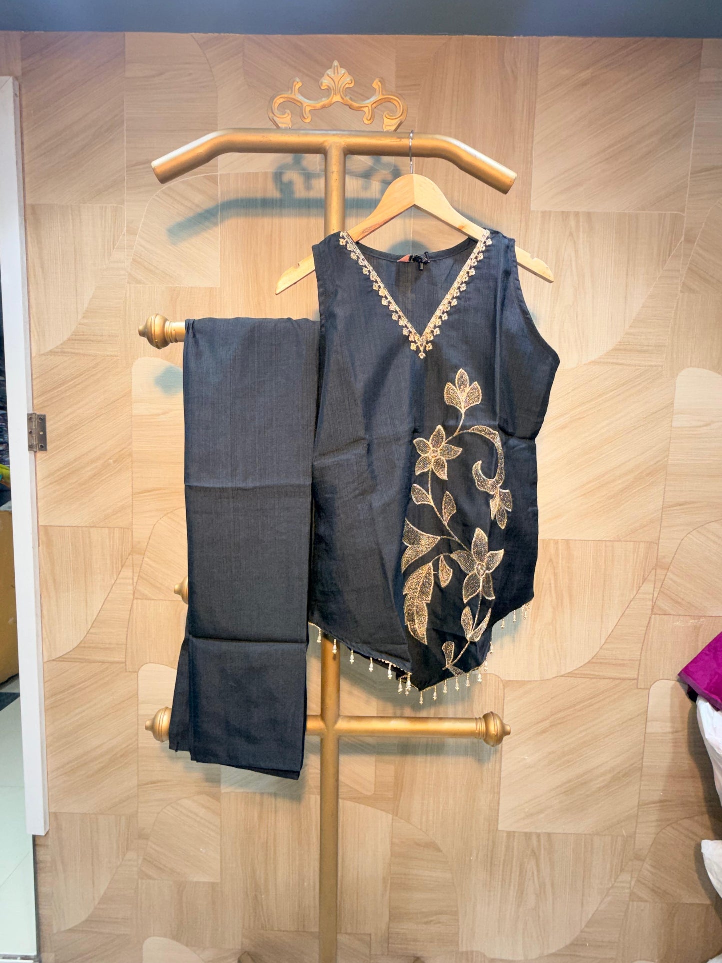 Elegant Black & pink Gold Floral Embroidered Sleeveless Silk Suit Set