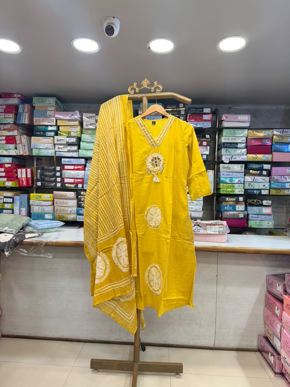Circular Motif Tie-Dye Suit Set (Available in Yellow & Pink)